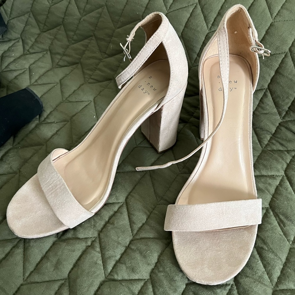 Size 9 wedge heels